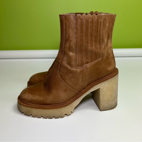 Free People James Chelsea Boot size 37 ( 7 ) great condition - Picture 1 of 8